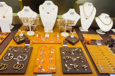 Buying Jewelry Philippines: Pawn Shops vs. Jewelers | Cebuana Lhuillier