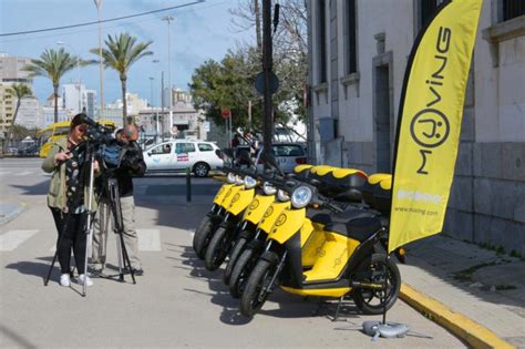 Cádiz estrena un servicio pionero para alquilar motos ...