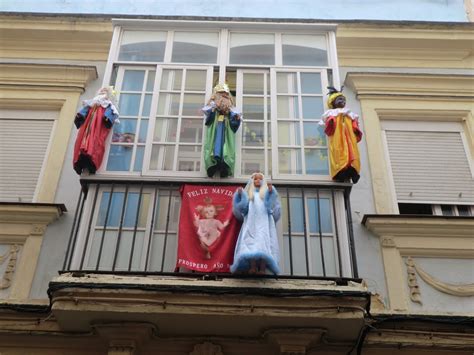 Cádiz Opinión: Decoración navideña en los balcones