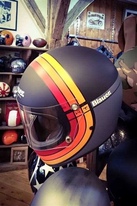 Cafe racer | Vintage helmet, Motorcycle helmet design ...