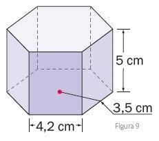 Calcula el area total y el volumen del prisma si se sabe q ...