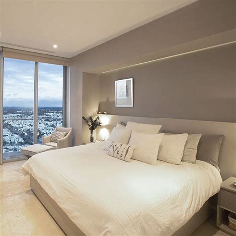 Calidez y relax | Dormitorio con ventanales, Diseño dormitorio ...