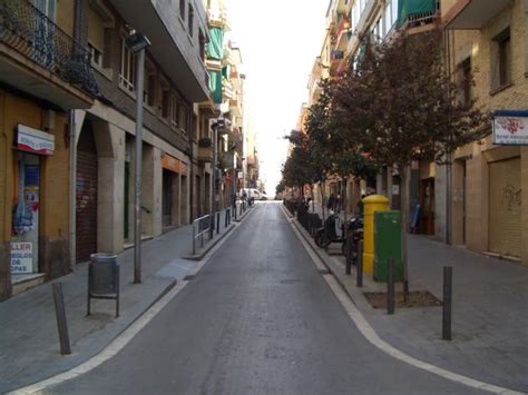 Calle Llobregat, entre París y Mas, , L HOSPITALET DE ...
