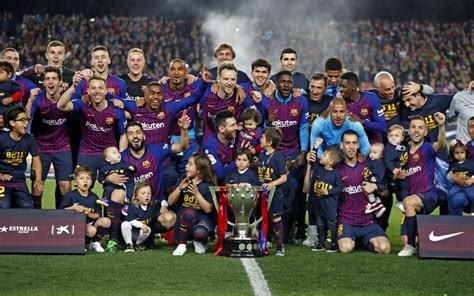 Camp Nou salutes its champions