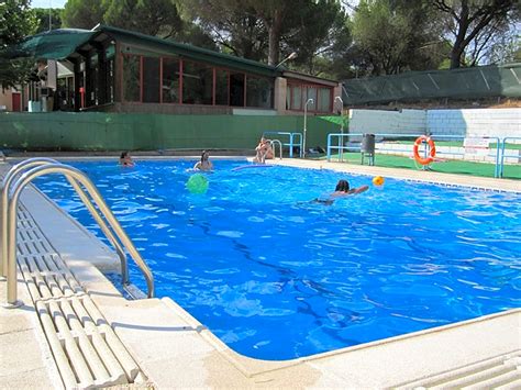 Camping La Ardilla Roja, San Martín de Valdeiglesias ...