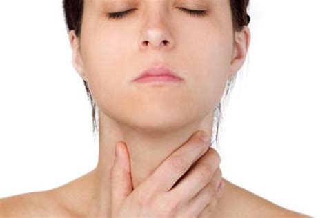 Cáncer de tiroides Causas, síntomas y tratamiento