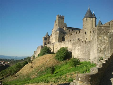 Carcassonne, murallas en la campiña francesa   Magnet Trips