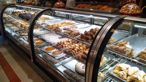 Carlo s Bakery: Hours, Photos & Menu   Vegas Food & Fun