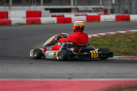 Carlos Sainz se reencuentra con el karting | Kart News