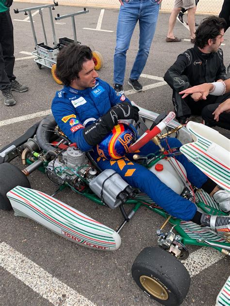 Carlos Sainz ya entrena con el Ferrari de los Kart