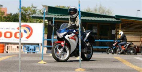 Carnet de moto: Permiso A2   Motor y Racing