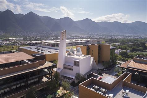 Carranza Ruiz Arquitectura Einkaufszentrum Pueblo Serena ...