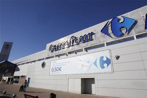 Carrefour inaugura un centro logístico de alimentos congelados en ...