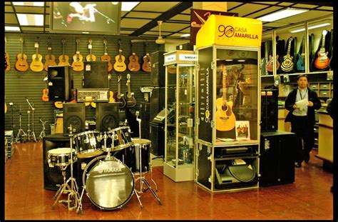 Casa Amarilla: Universo De Instrumentos Musicales