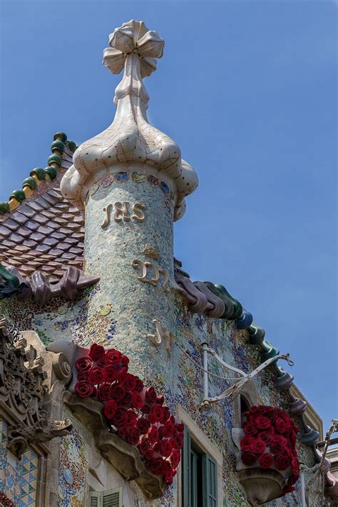Casa Batlló en Sant Jordi | Gaudi, Casa batlló, Architecture