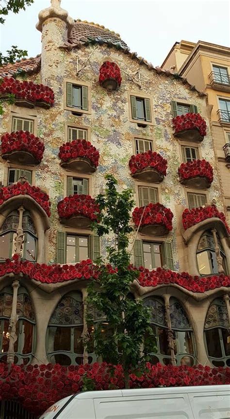 Casa Batllò x Sant Jordi | Lugares de españa, Gaudi, Viajar por españa