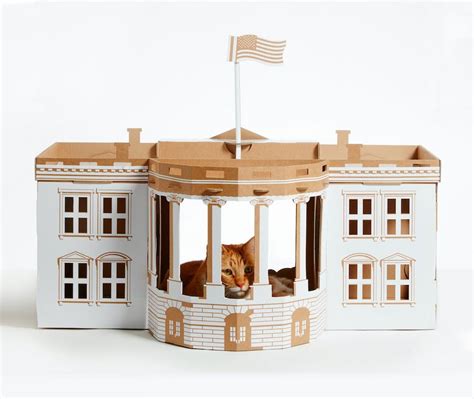 Casas de cartón para gatos inspiradas en famosos monumentos