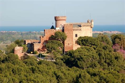 Castillo en la ciudad de Castelldefels | Castillos, Fotos de castillos ...