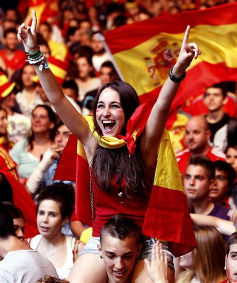 Cataluña se mueve al ritmo del orgullo español desde Pl ...