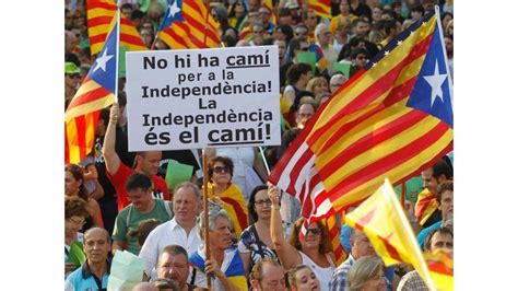 Cataluña vota si se independiza en medio de tensión e incertidumbre
