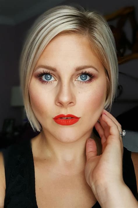 Catch this Younique makeup look featuring Moodstruck Splash Liquid ...