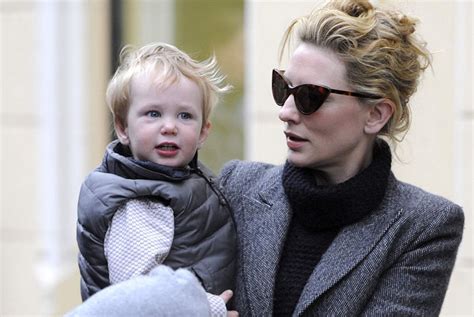 Cate Blanchett spaziert mit Ehemann Andrew Upton und den ...