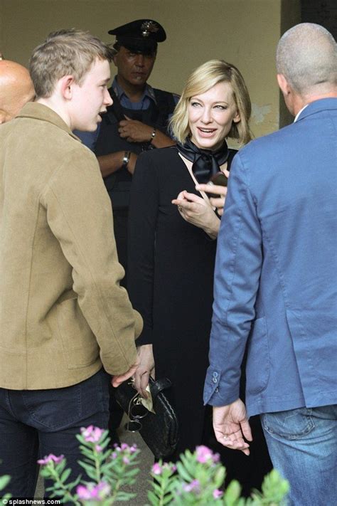 Cate Blanchett steps out with her son Dashiell at Venice ...
