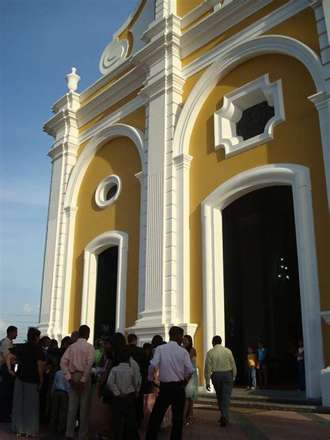Catedral de Ciudad Bolivar |  no  una iglesia amarilla , com… | Flickr