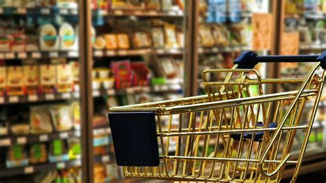 CDMX: Supermercado ya no contratará adultos mayores como empacadores