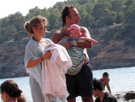 Celebrity and Fame: Iker Jiménez con su mujer e hija en la ...