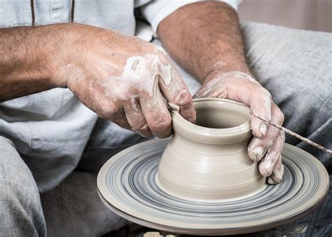 Cerámica la mejor artesanía del pueblo cuencano   Mi País EC