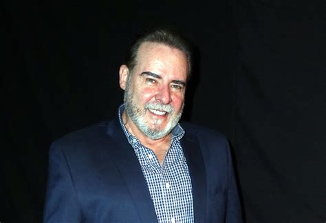 César Évora confiesa que dos actrices de Televisa tienen ...
