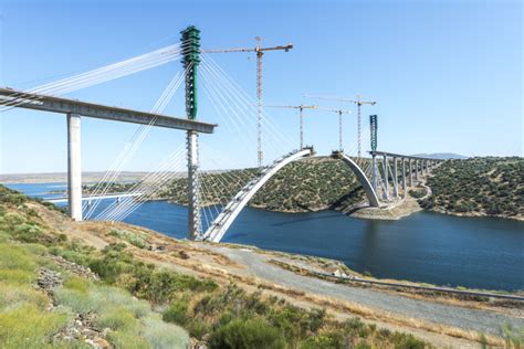 CFCSL Puente sobre el río Tajo en el embalse de Alcántara ...