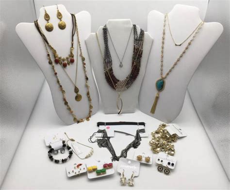 Charming Charlie Jewelry Lot 28 Pieces Rhinestone Bold Bling Necklaces ...