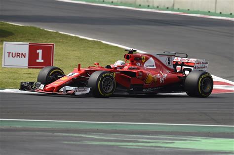 Chefe pede atenção total e diz que Ferrari perdeu campeonato por ...