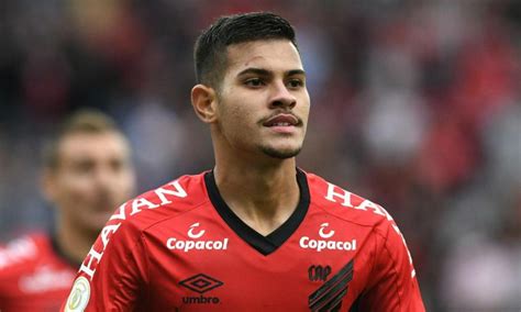 «Chegou proposta oficial do Benfica para contratar Bruno Guimarães ...
