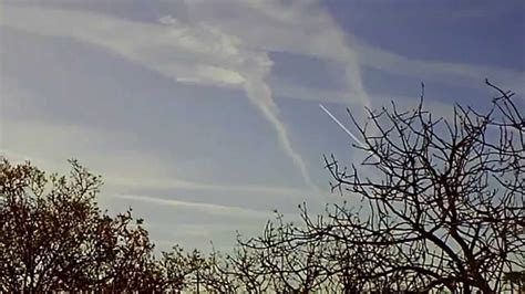 Chemtrails Vs Contrails   YouTube