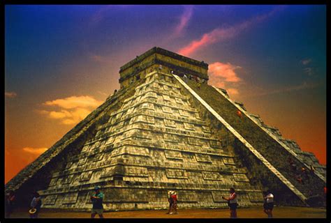 Chichén Itzá, ciudad prehispánica : Patrimonios de la ...