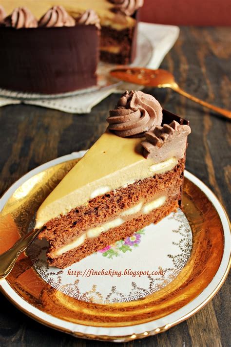 Chocolate dust: Chocolate caramel banana mousse cake