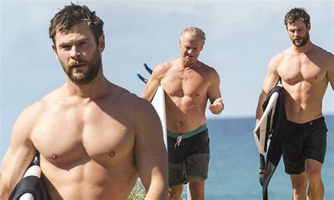 Chris Hemsworth and his father Craig show off their ...