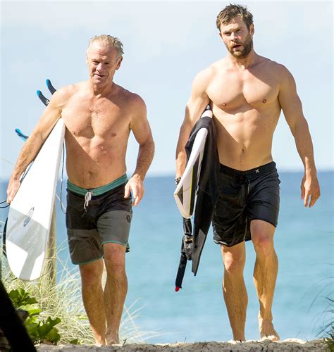 Chris Hemsworth Goes Surfing With His Super Hot, Ripped ...