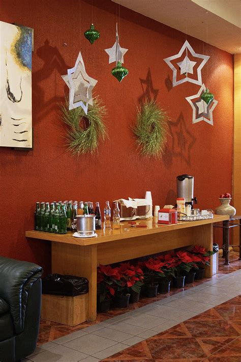Christmas corporate offices decorating / Ideas para ...