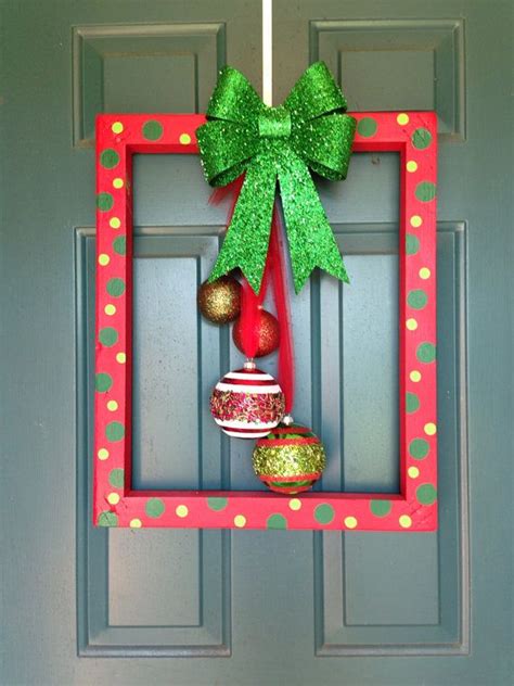 Christmas Frame Door Hanger by AnnaGsCC on Etsy | Holiday ...