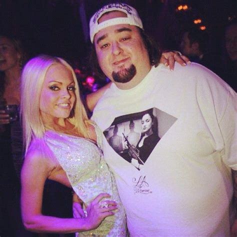 Chumlee From Pawn Stars Has Got The Life  37 pics