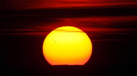 Científicos descubren que el Sol está menos activo que ...
