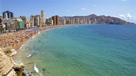 Cinco destinos de playa en la costa valenciana para este ...
