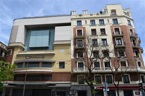 Cine Proyecciones, calle Fuencarral, Madrid. | M Roa | Flickr