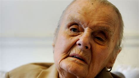 Clare Hollingworth, the reporter who broke news of World War II, dies ...