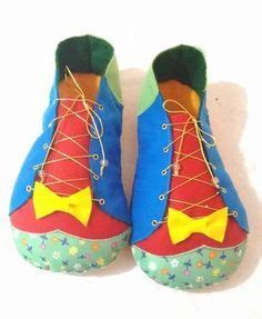 Clown Shoes   Click forward for free pattern   rechts auf Pfeil und du ...