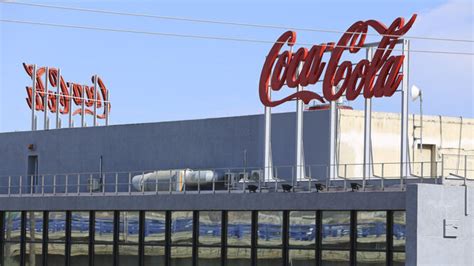 Coca Cola cierra en Málaga y traslada su producción a Sevilla